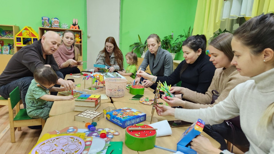 Родительское собрание "В игры играем - детей развиваем" Родительское собрание "В игры играем - детей развиваем".